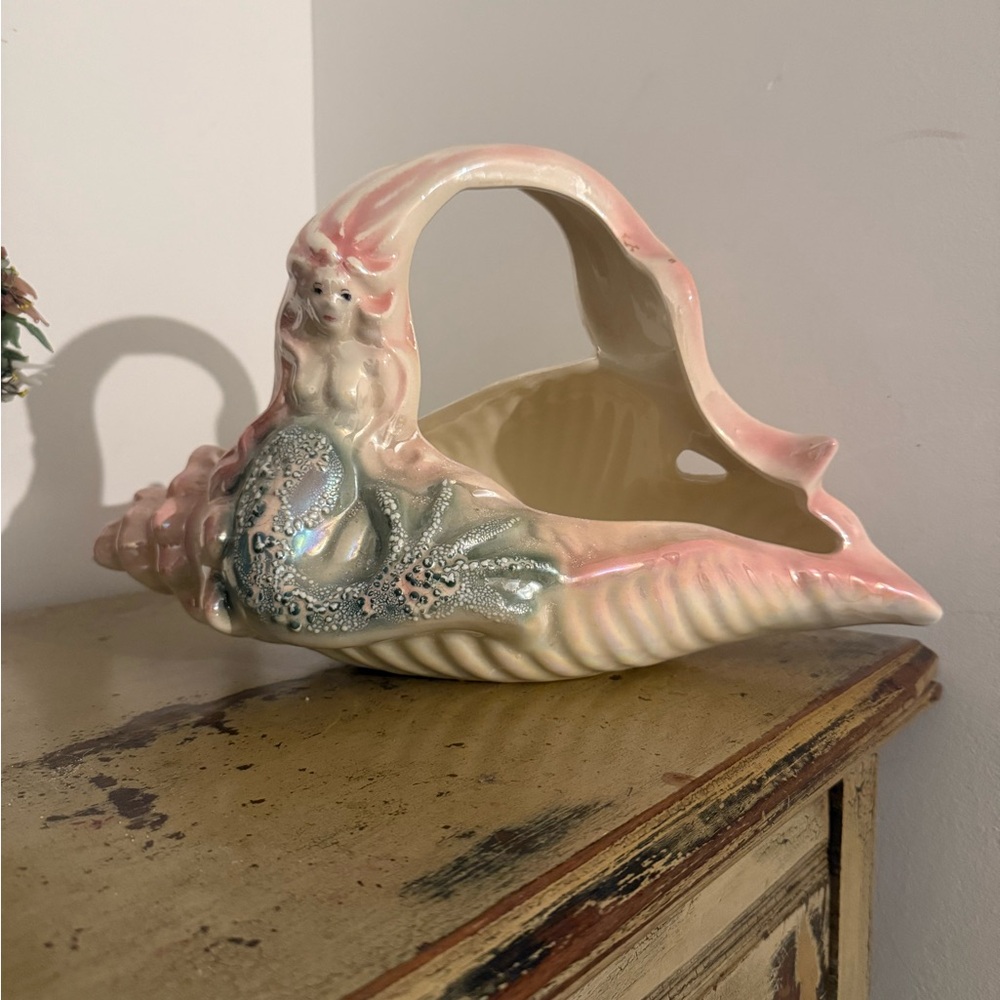 Rare! 🧜🏽‍♀️Vintage Mermaid Shell Ceramic Basket